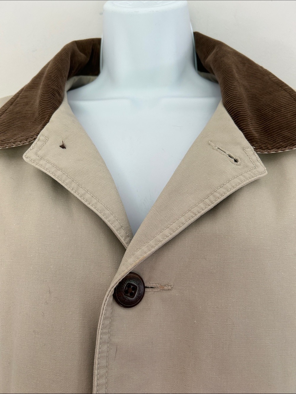 L.L. Bean Vintage Men's Beige Barn Coat with Brown Corduroy Collar/Cuffs - Picture 5 of 16